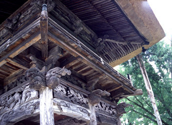 『夏陽に冴える山門』/木村 守丈